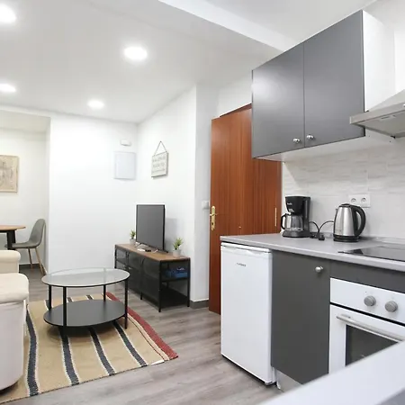 Apartamento En Calle Mendoza - Zona Huelin&300 Mts De La Playa *