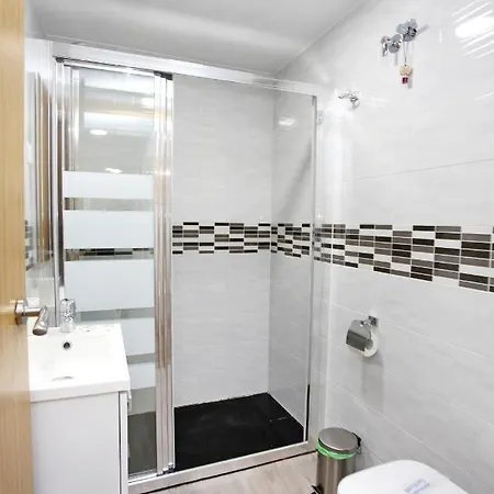 Apartamento En Calle Mendoza - Zona Huelin&300 Mts De La Playa