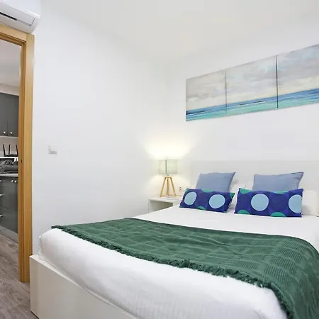 Apartamento En Calle Mendoza - Zona Huelin&300 Mts De La Playa Apartamento